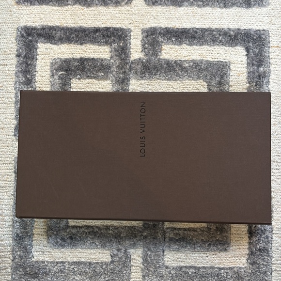 Louis Vuitton small purse/wallet box - Picture 2 of 4